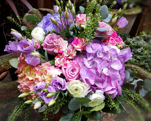 Elegant Country Style - HTB131 - Yeomans Flowers